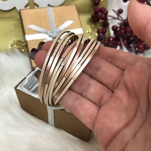 🆕🎁FRANCESCA’S Leather copper/taupe bar bracelet